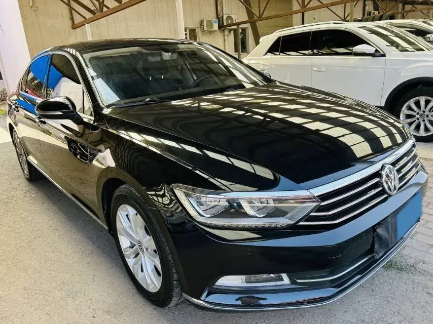 2018 VOLKSWAGEN MAGOTAN thumbnail 3