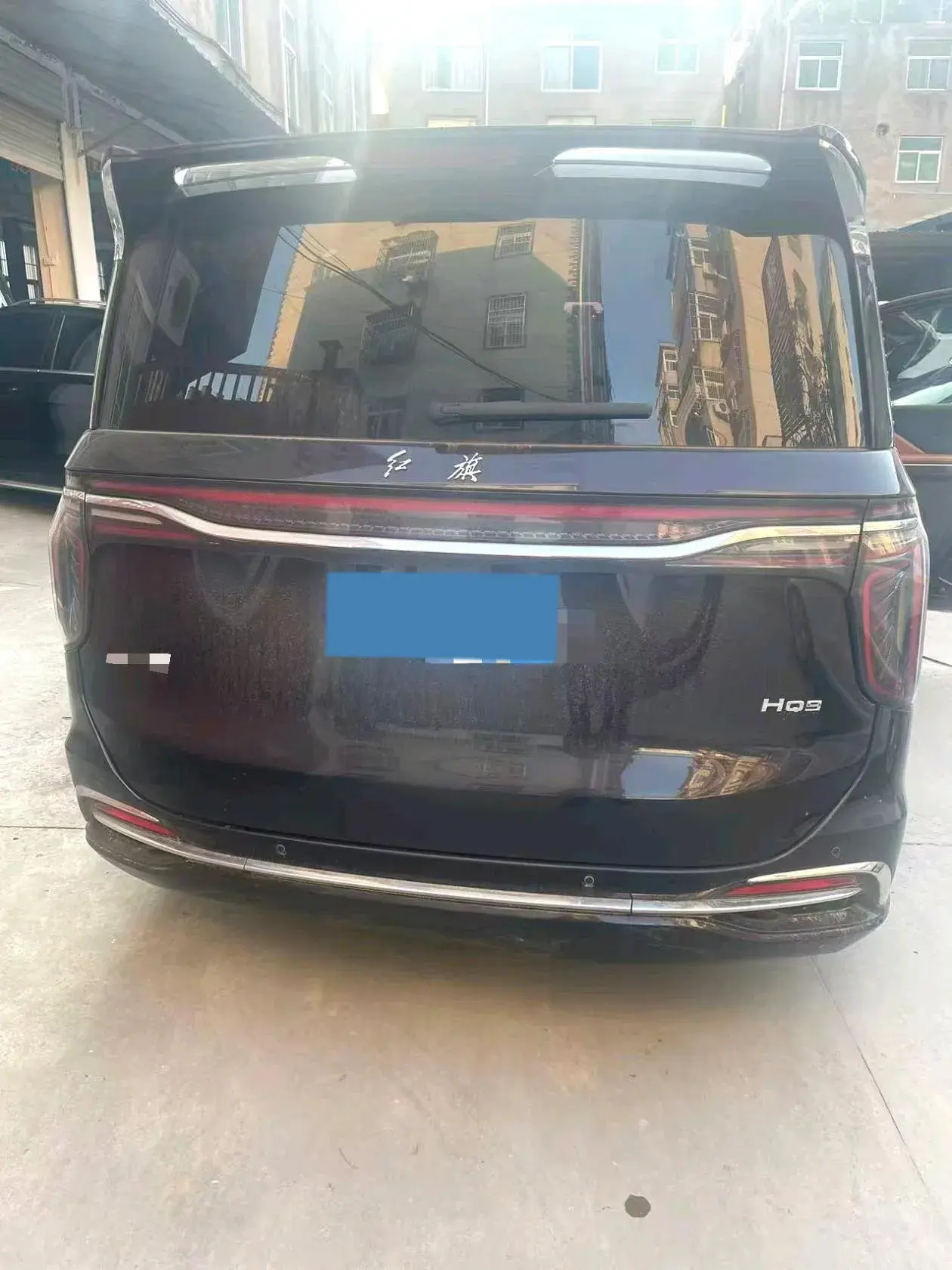 2023 HONGQI HQ9 thumbnail 3