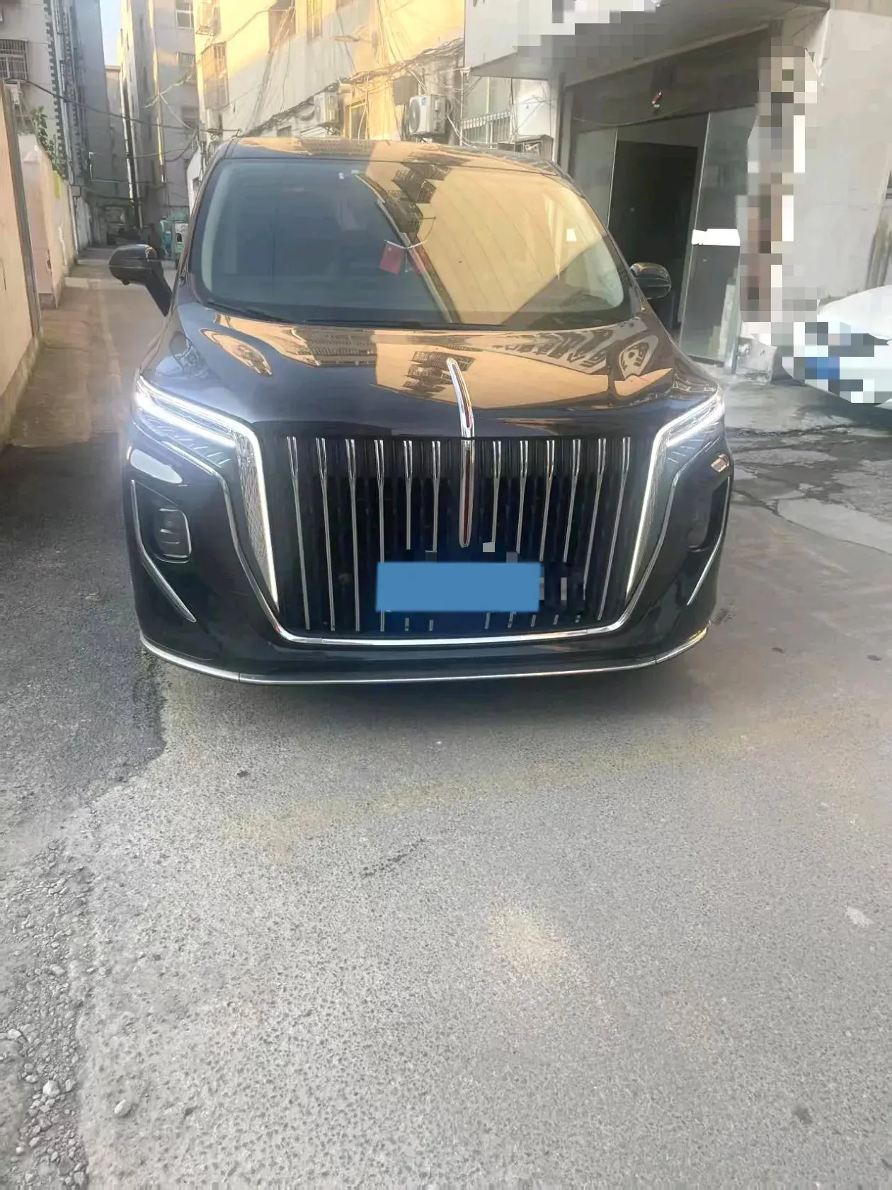 2023 HONGQI HQ9 thumbnail 2