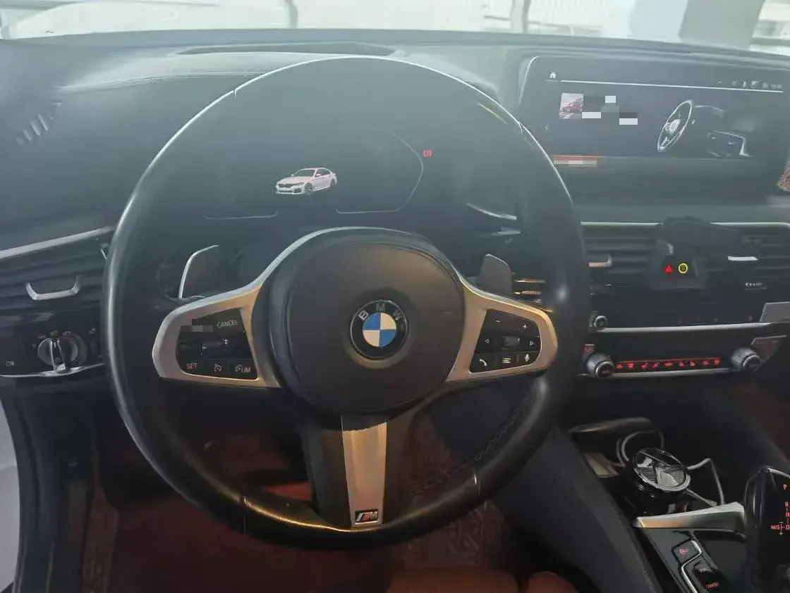 2021 BMW 5 thumbnail 3