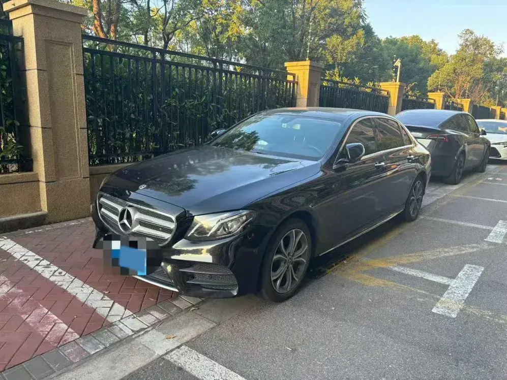 2019 MERCEDES-BENZ E view 1