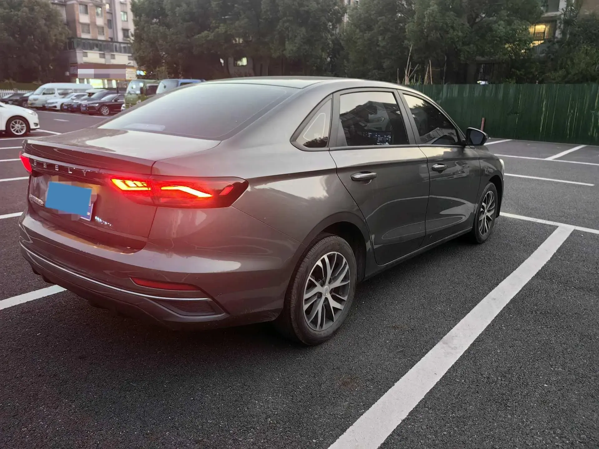 2023 GEELY EMGRAND thumbnail 4