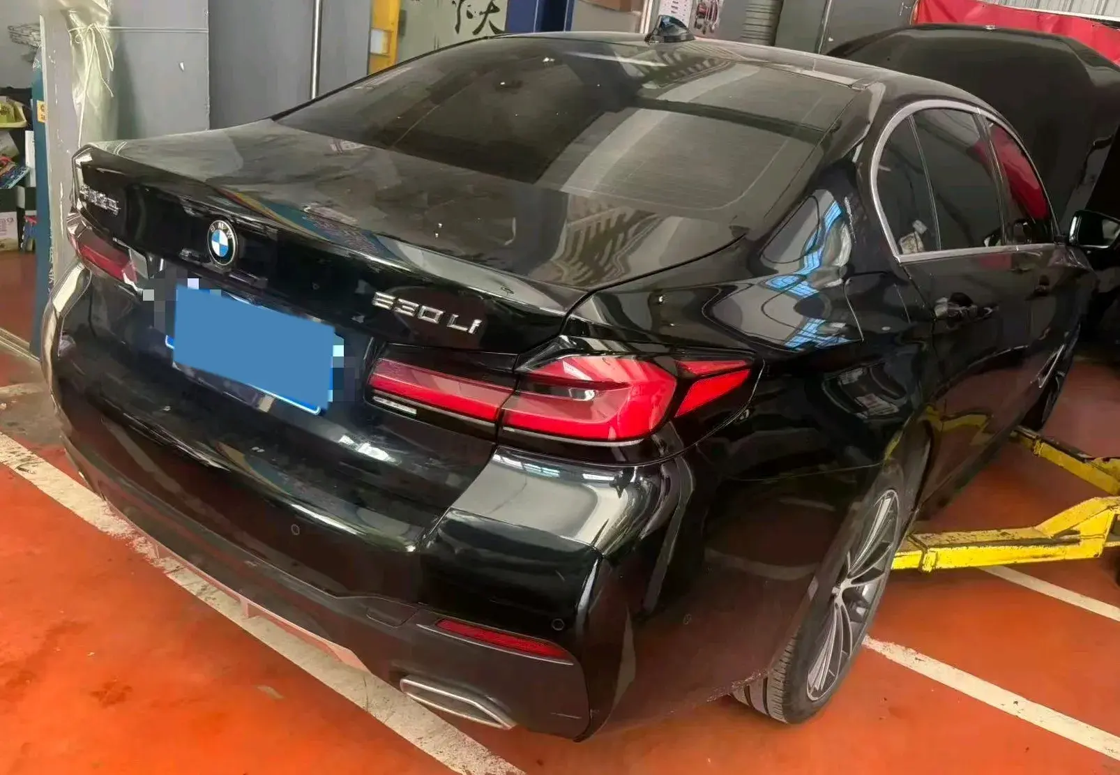 2022 BMW 5 thumbnail 2