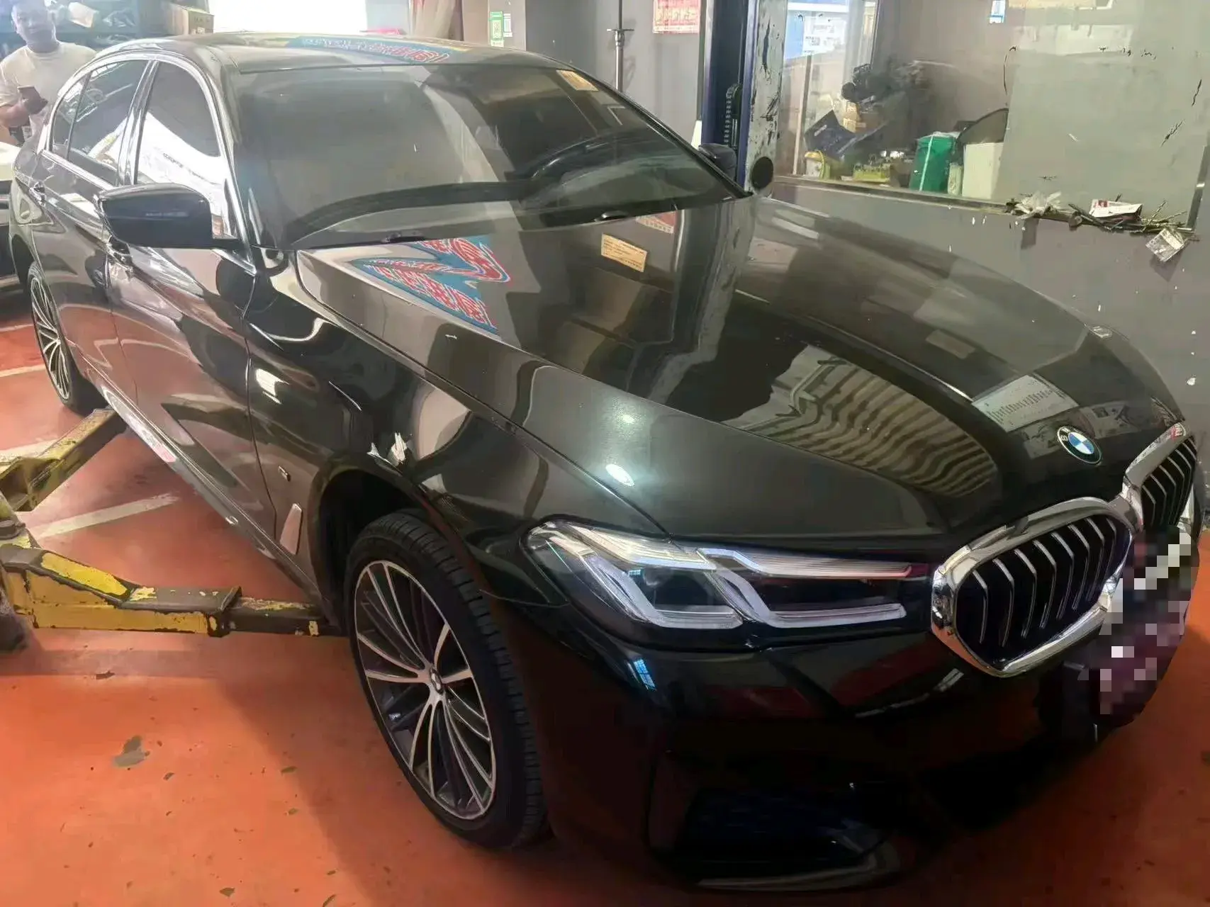 2022 BMW 5 thumbnail 3