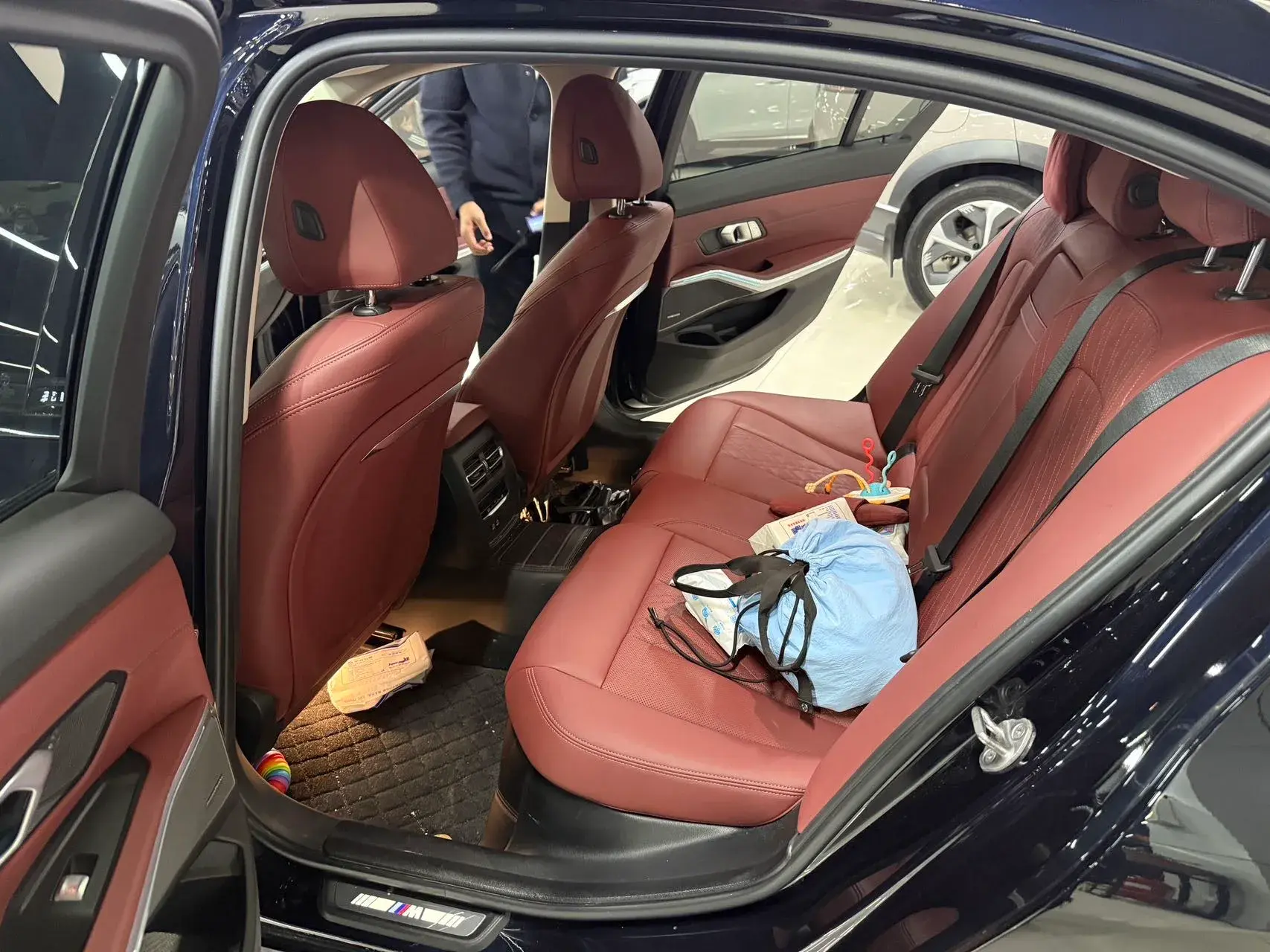 2023 BMW 3 thumbnail 3