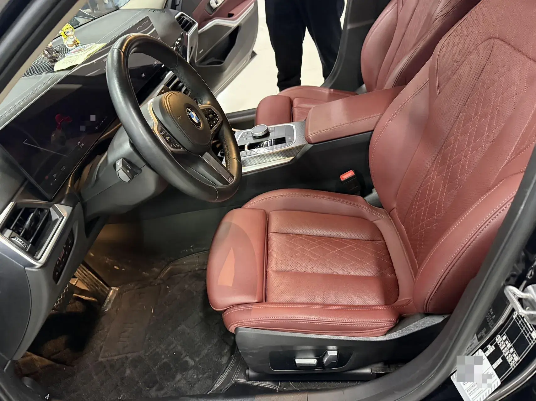 2023 BMW 3 thumbnail 2