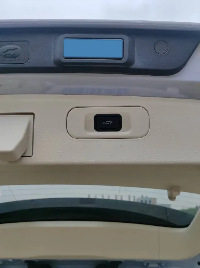 2023 Geely ICON 1.5T 181HP L4 7DCT,autocango,china used car exporter,china ev exporter,chinese used car exporter,chinese used ev exporter