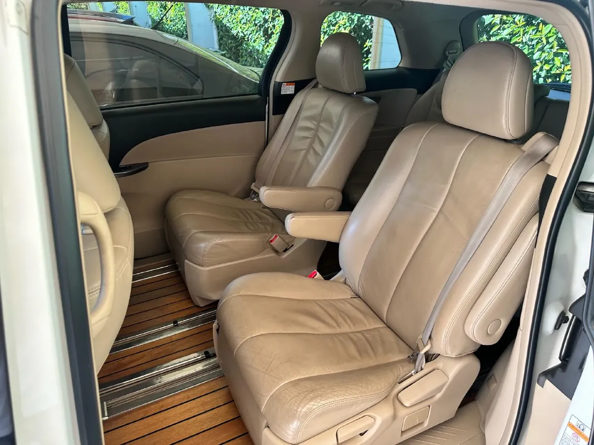 2012 Toyota Previa 2.4L 170HP L4 CVT,autocango,china used car exporter,china ev exporter,chinese used car exporter,chinese used ev exporter