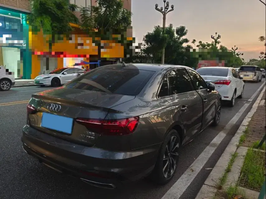 2023 AUDI A4L thumbnail 3