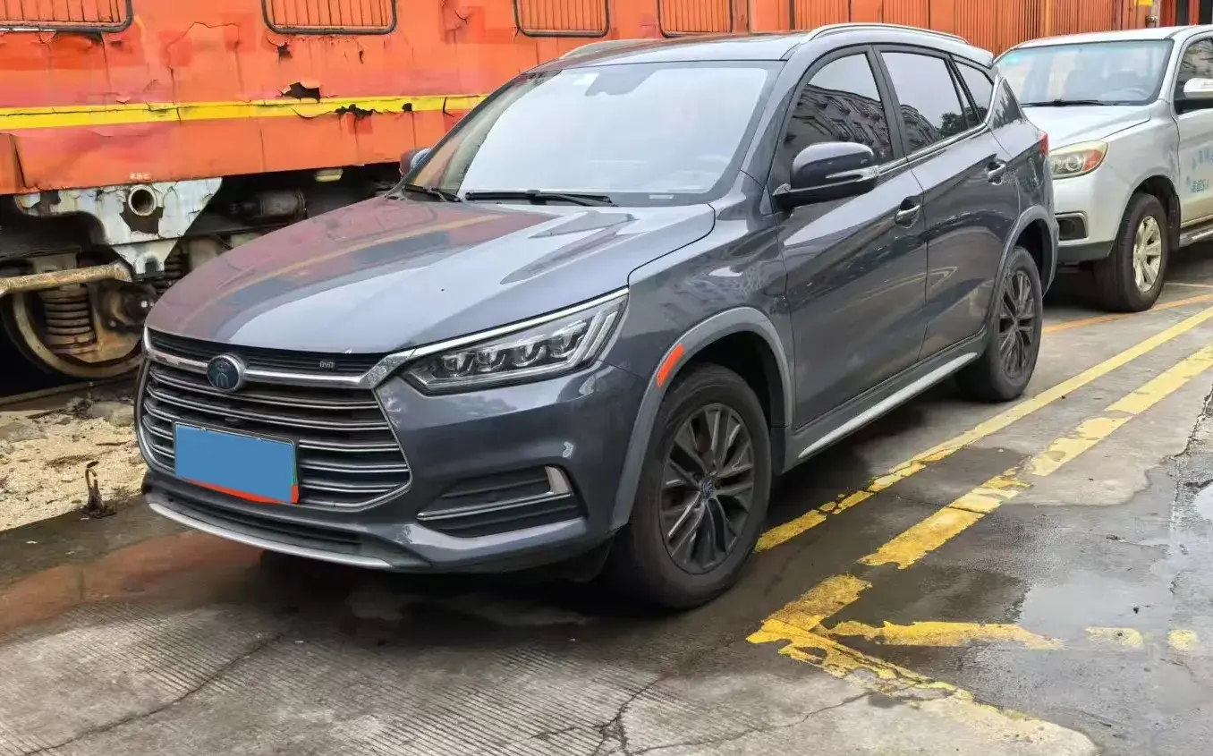 2019 BYD SONG view 1