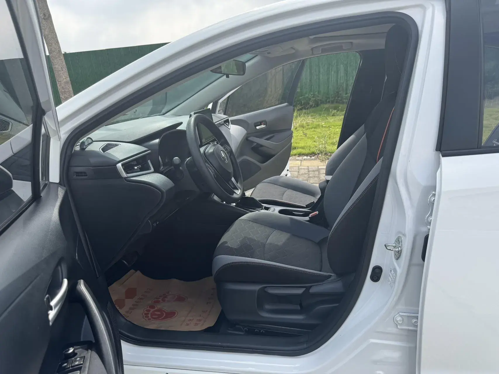 2021 TOYOTA COROLLA thumbnail 4