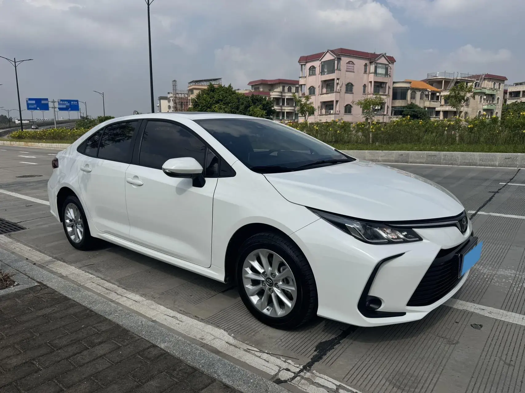 2021 TOYOTA COROLLA thumbnail 3