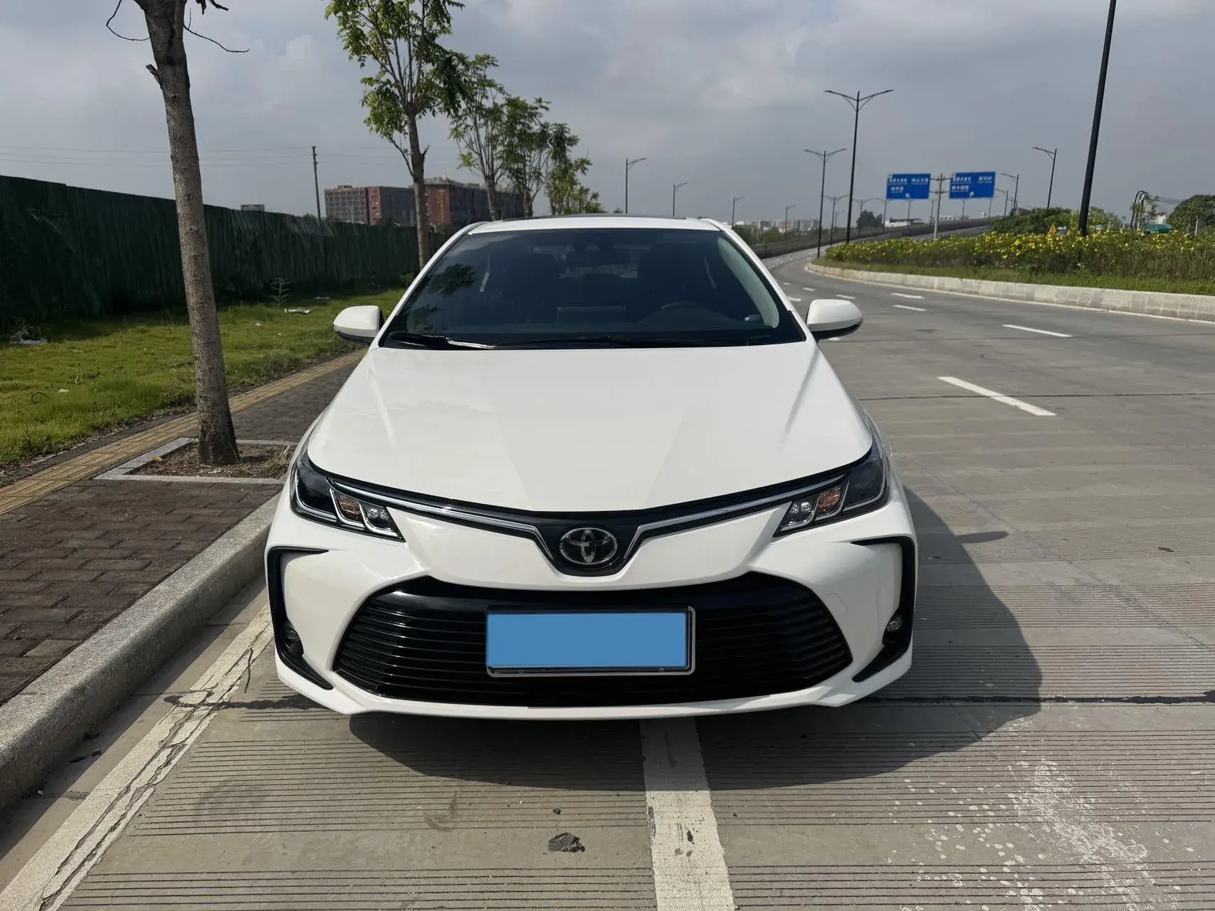 2021 TOYOTA COROLLA thumbnail 2