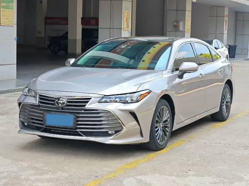 2019 Toyota Avalon 2.5L 209HP L4 8AT