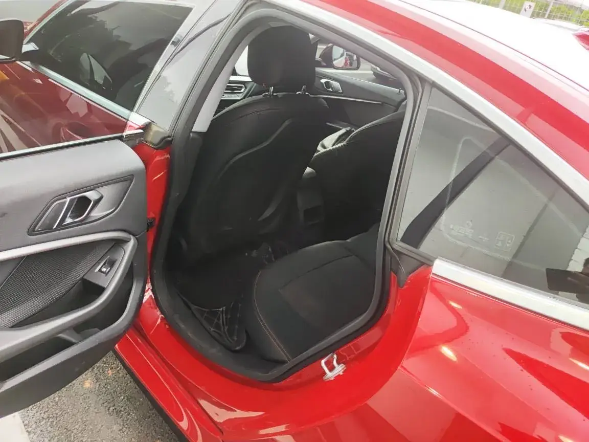 2021 BMW 2 thumbnail 4