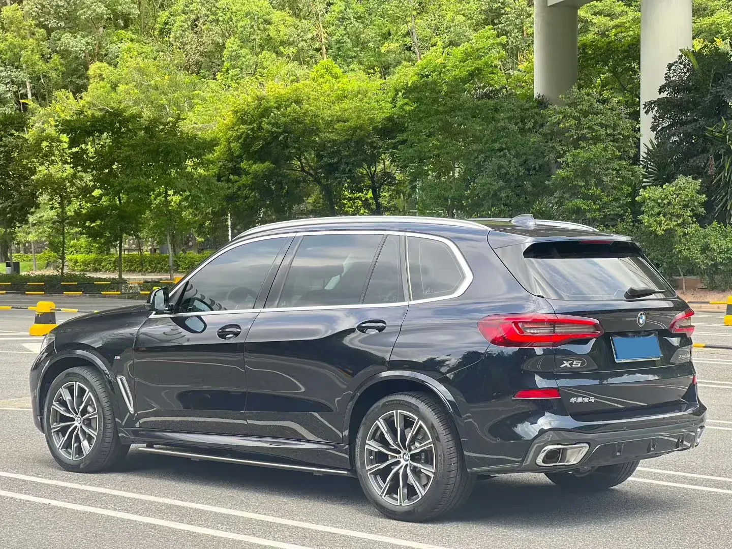 2022 BMW X5 thumbnail 2