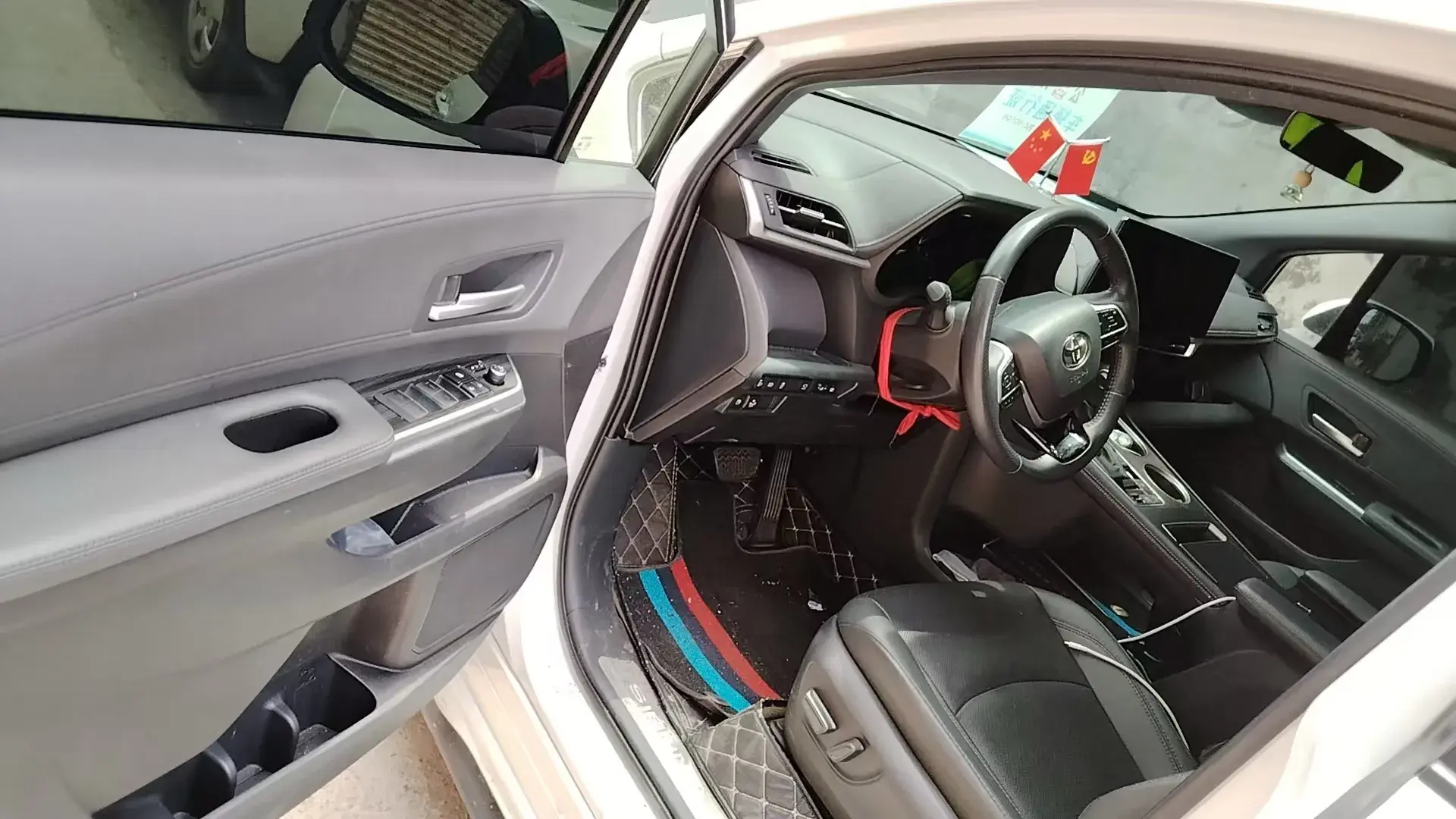 2024 TOYOTA SIENNA thumbnail 2