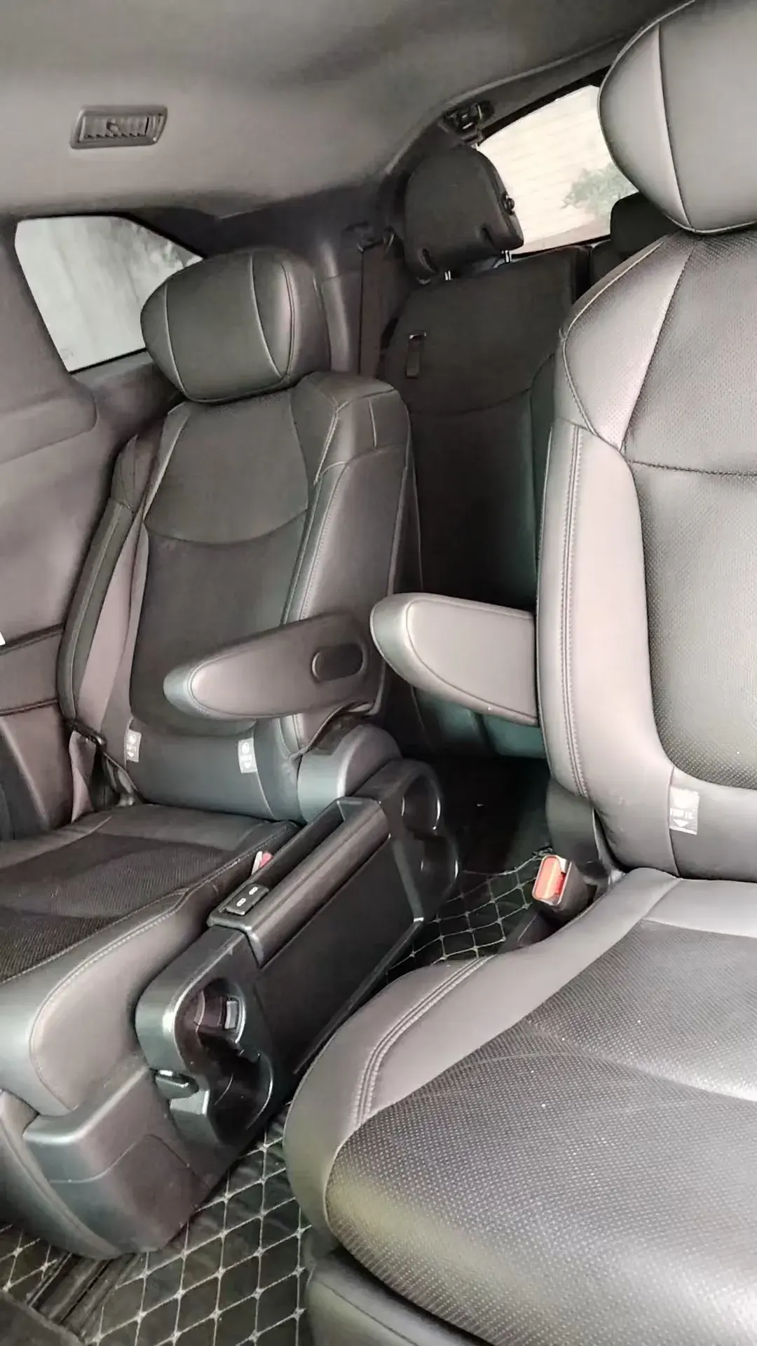 2024 TOYOTA SIENNA thumbnail 4