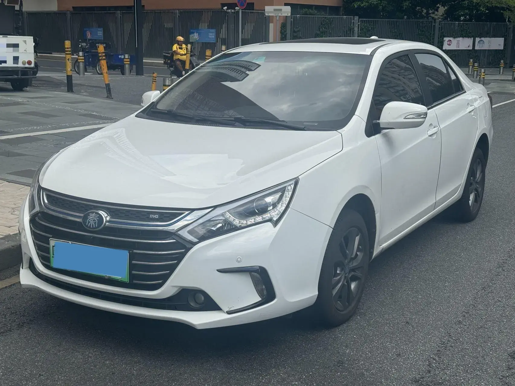2017 BYD QIN view 1