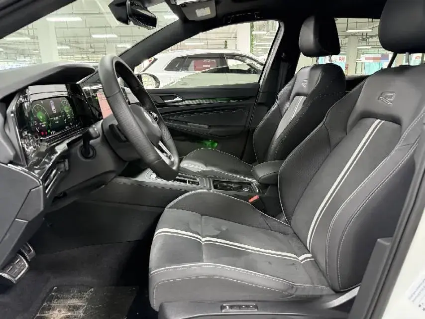 2021 VOLKSWAGEN GOLF thumbnail 4