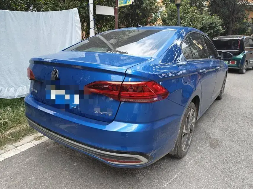 2023 VOLKSWAGEN BORA thumbnail 2