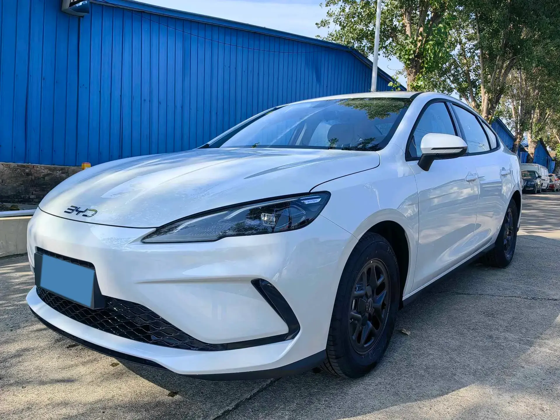 2025 BYD SEAL05 view 1