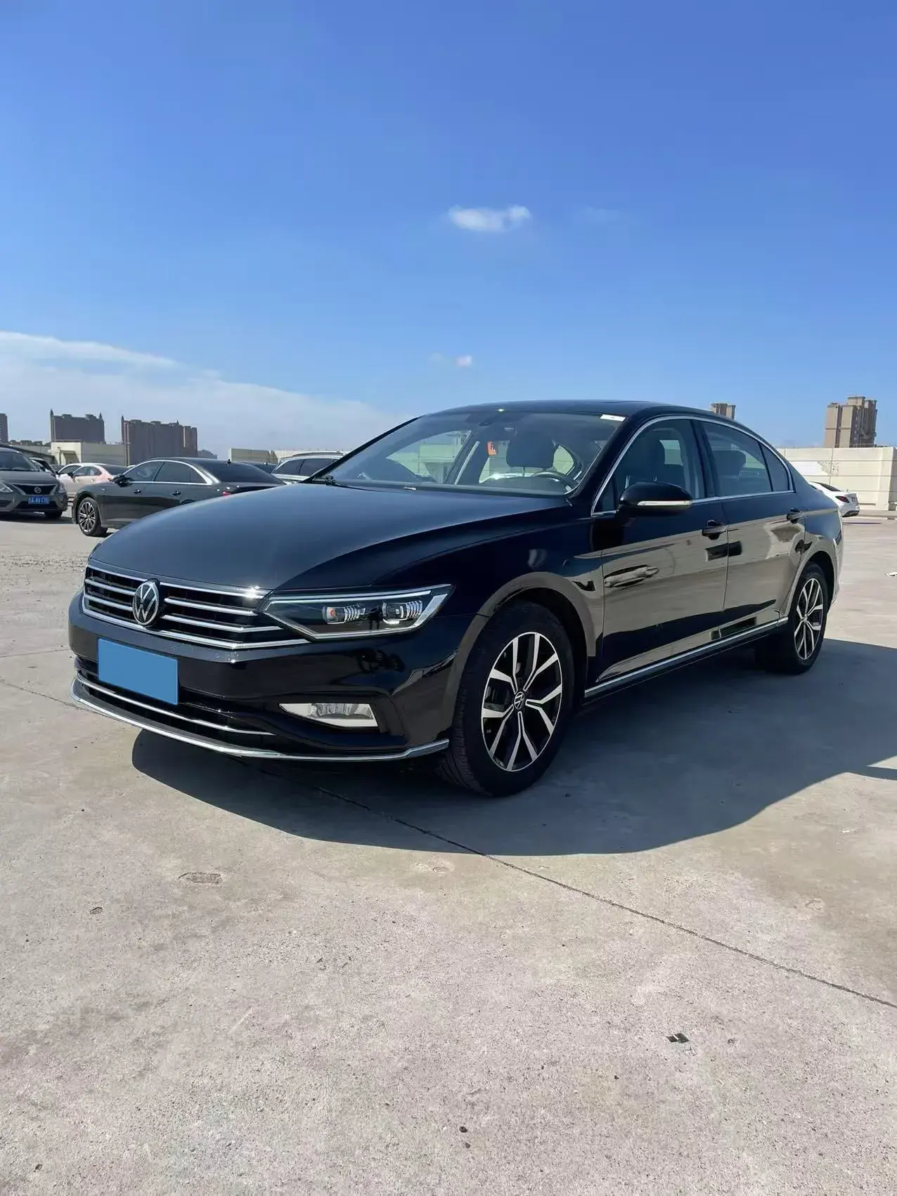 2020 VOLKSWAGEN MAGOTAN view 1