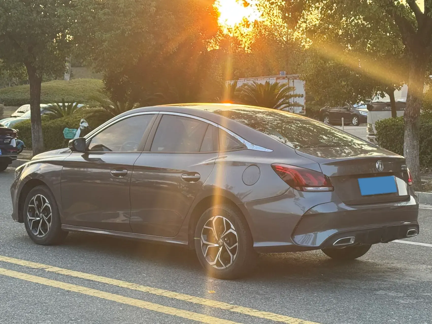 2023 MG 5 thumbnail 3