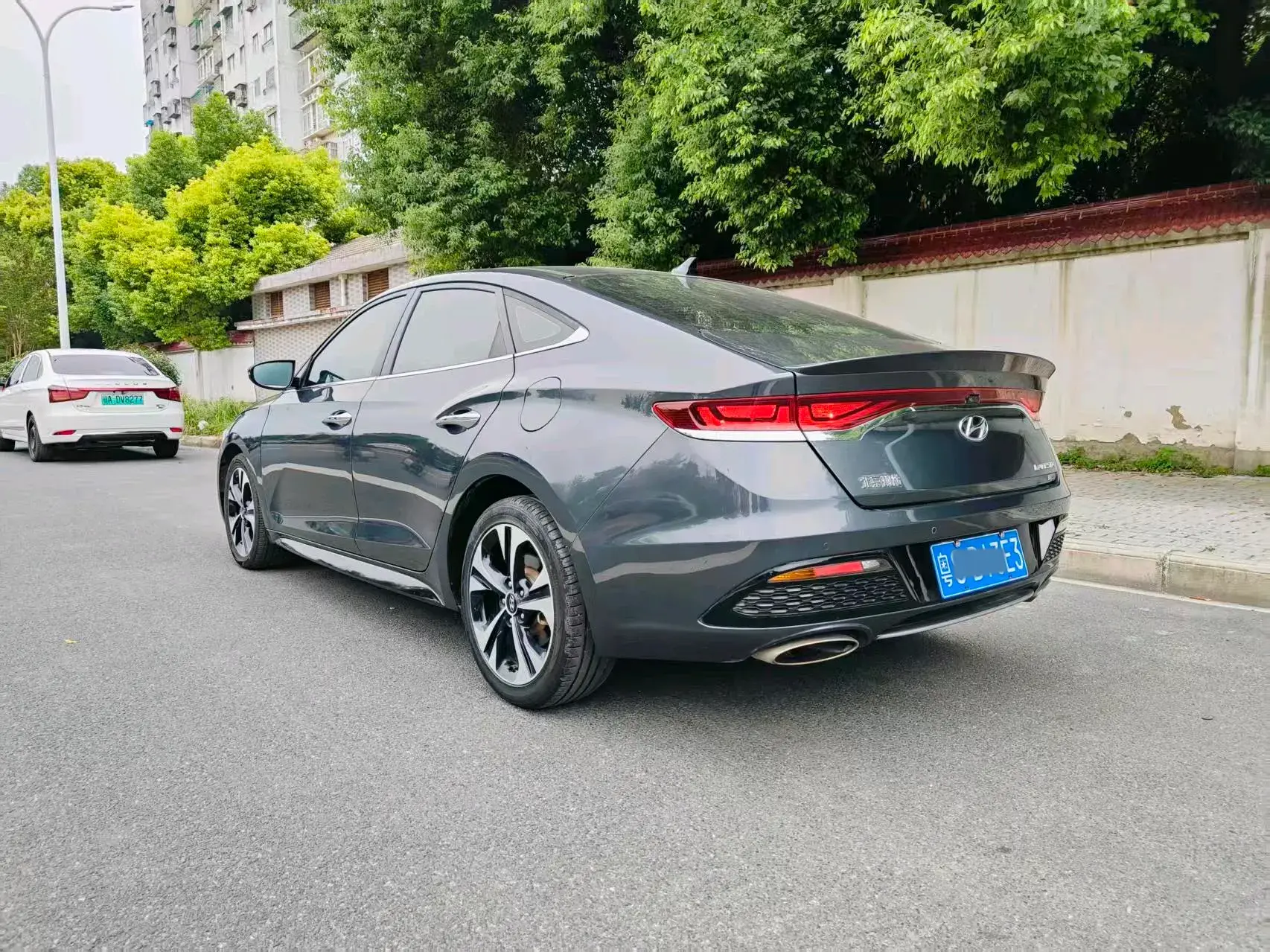 2019 HYUNDAI LA thumbnail 4