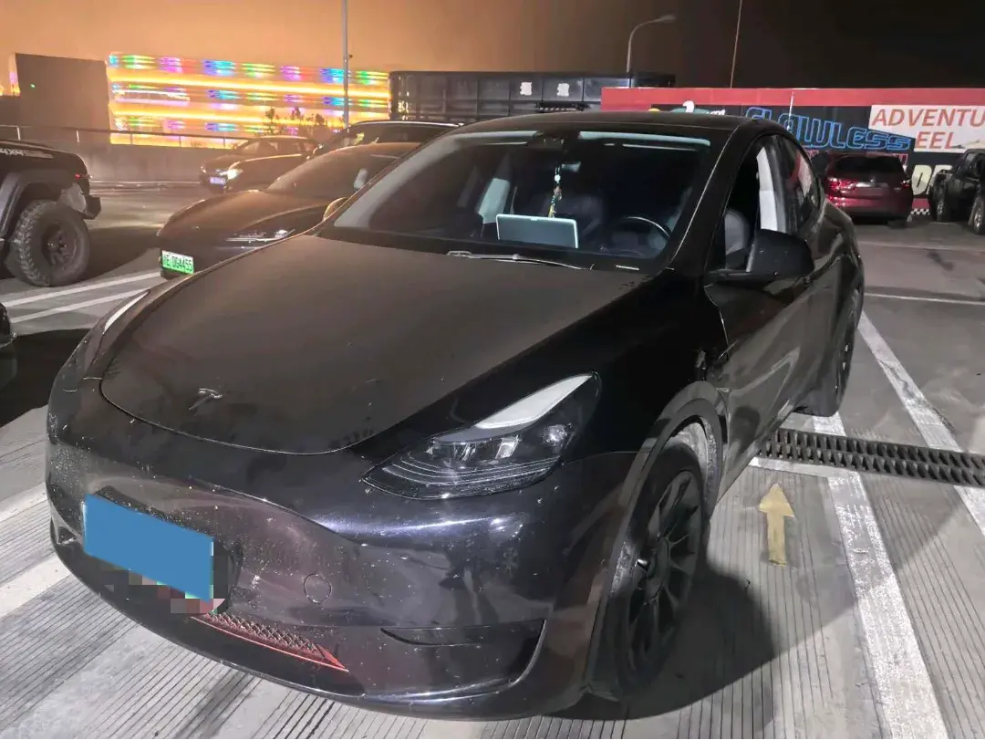 2022 TESLA MODEL view 1