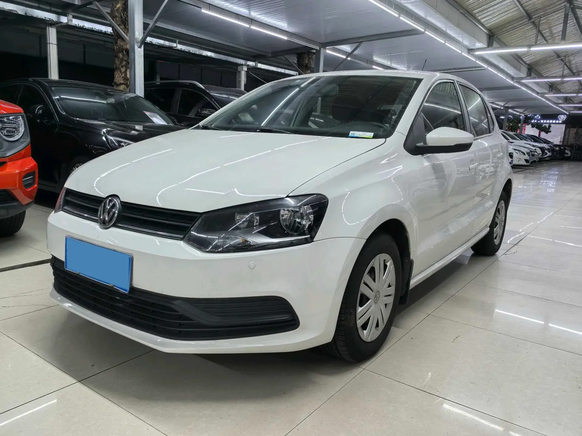 2016 VOLKSWAGEN POLO view 1