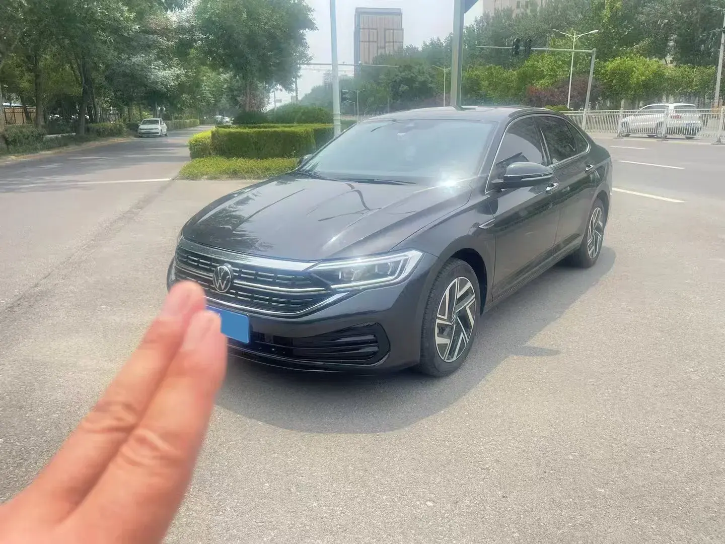 2023 VOLKSWAGEN SAGITAR view 1