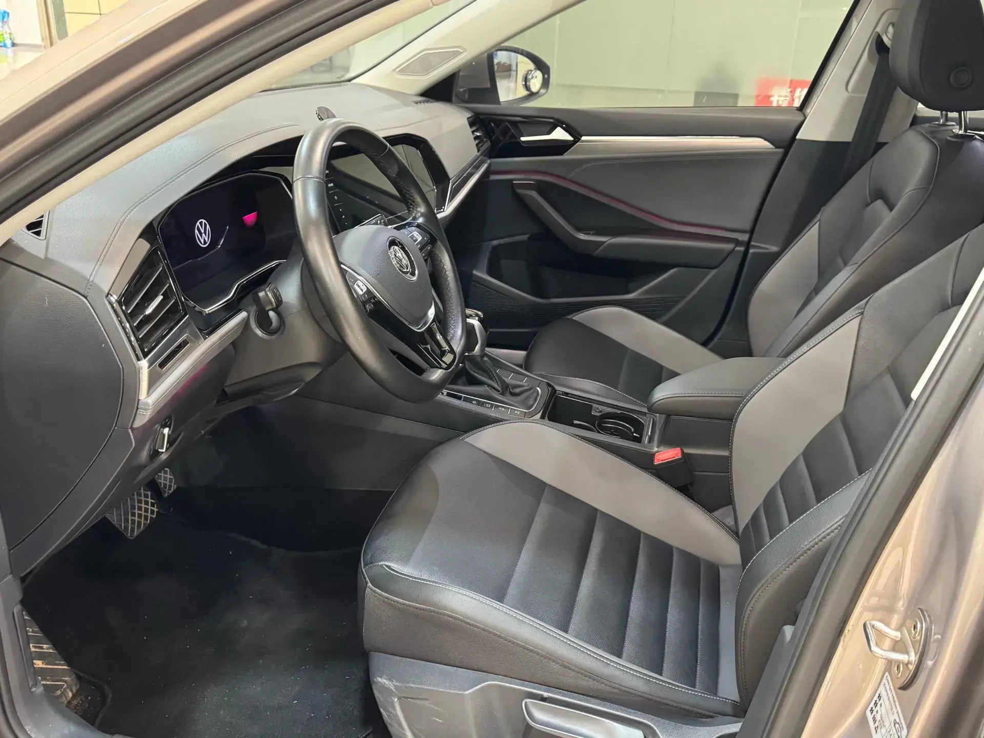 2021 VOLKSWAGEN SAGITAR thumbnail 4