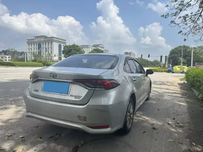 2019 TOYOTA COROLLA thumbnail 4