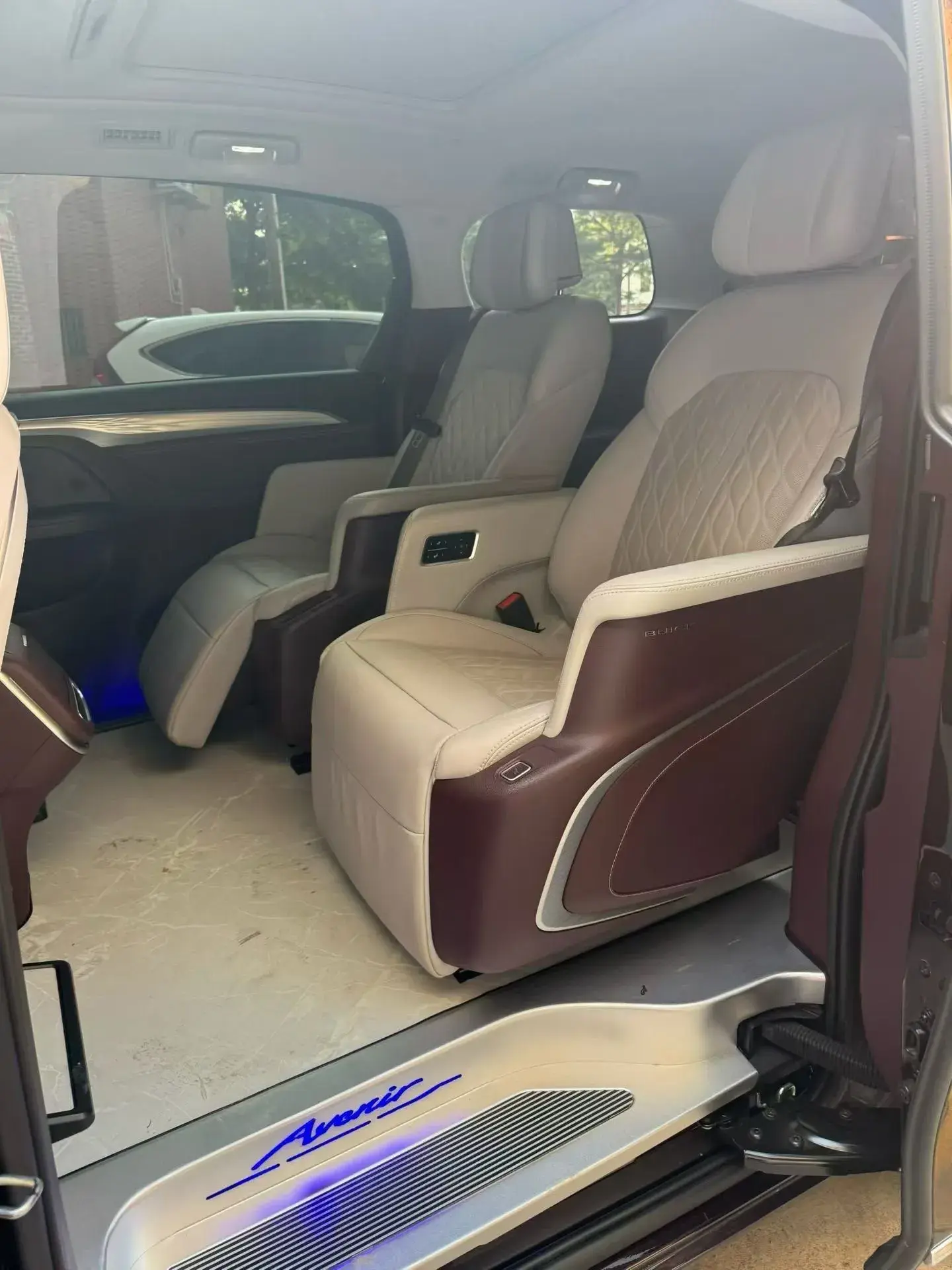 2023 BUICK GL8 thumbnail 3