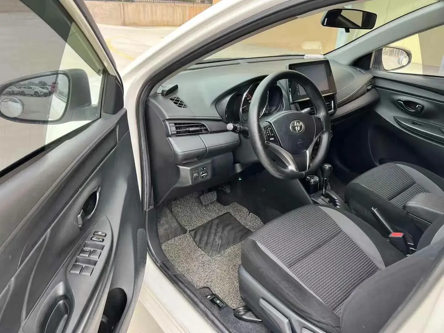 2021 TOYOTA VIOS thumbnail 4