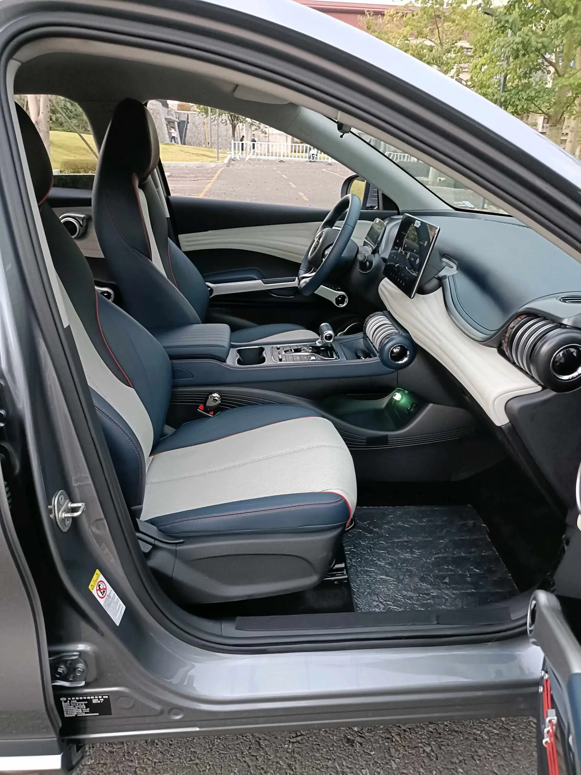 2022 BYD YUAN thumbnail 4