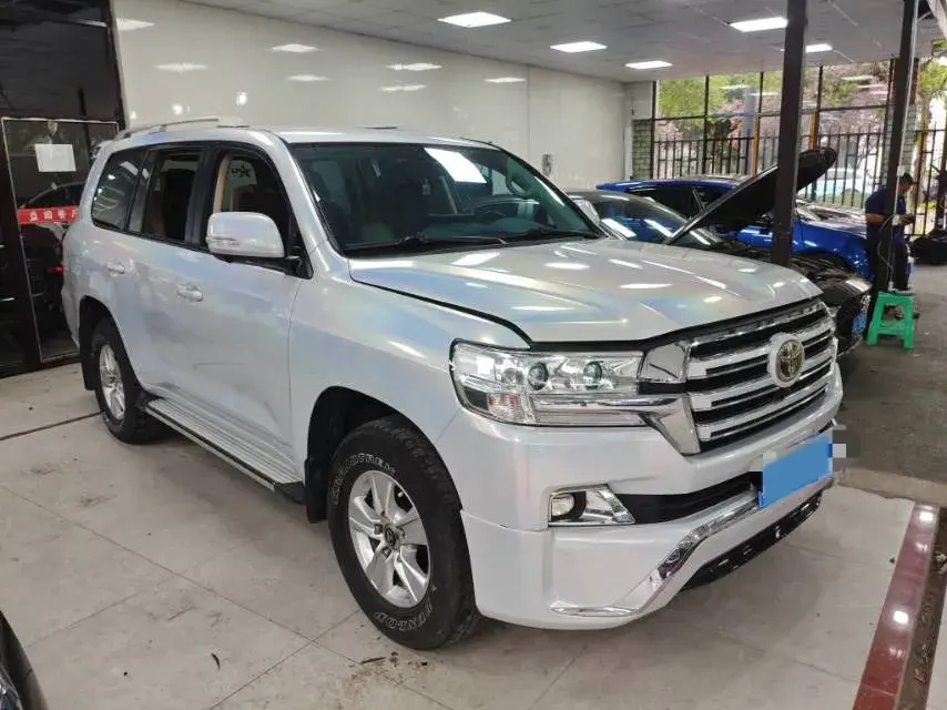 2019 CHEVROLET TRAX thumbnail 2