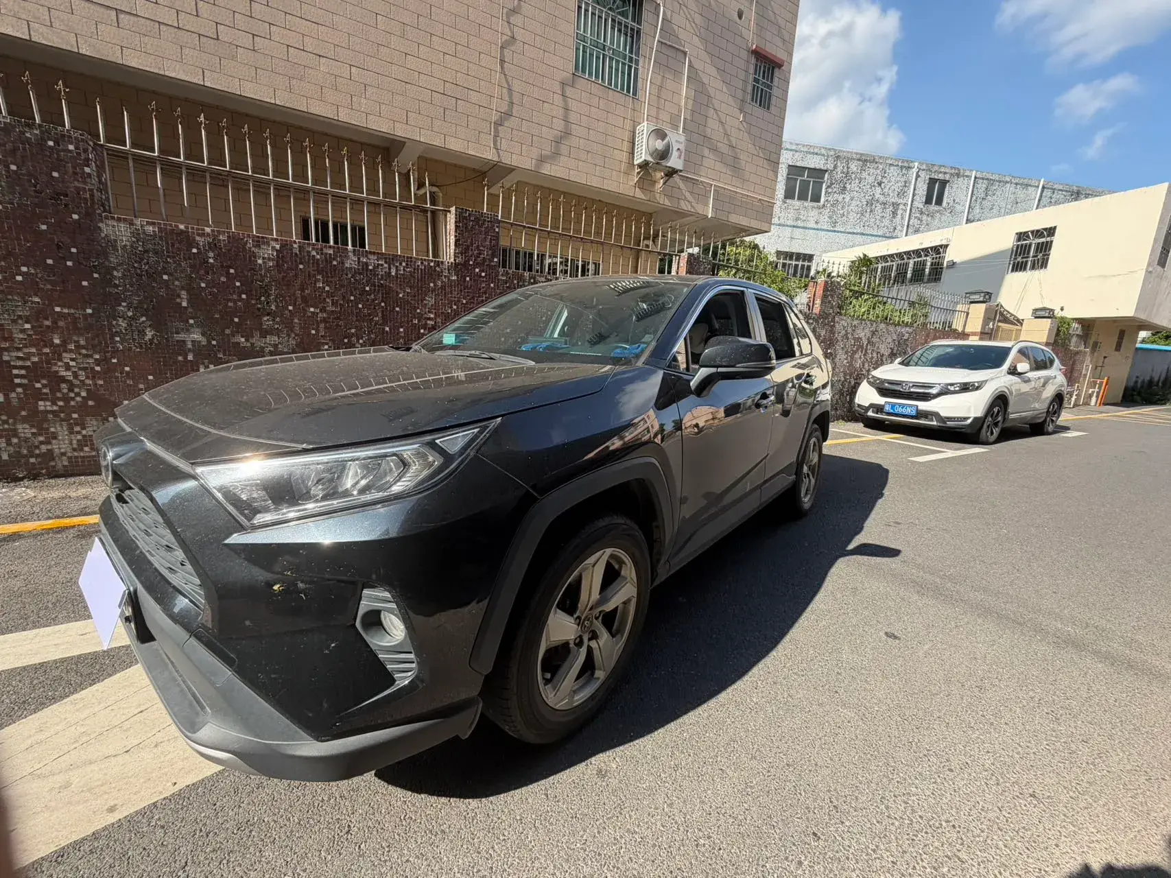 2021 TOYOTA RAV4 view 1