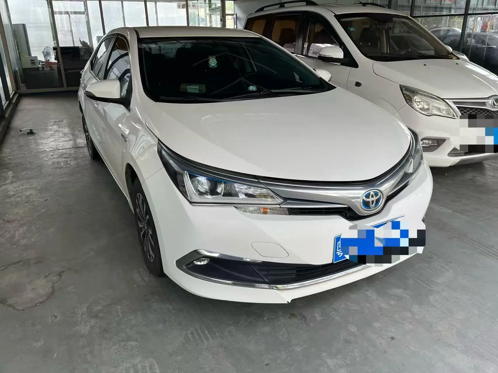 2018 TOYOTA COROLLA thumbnail 2