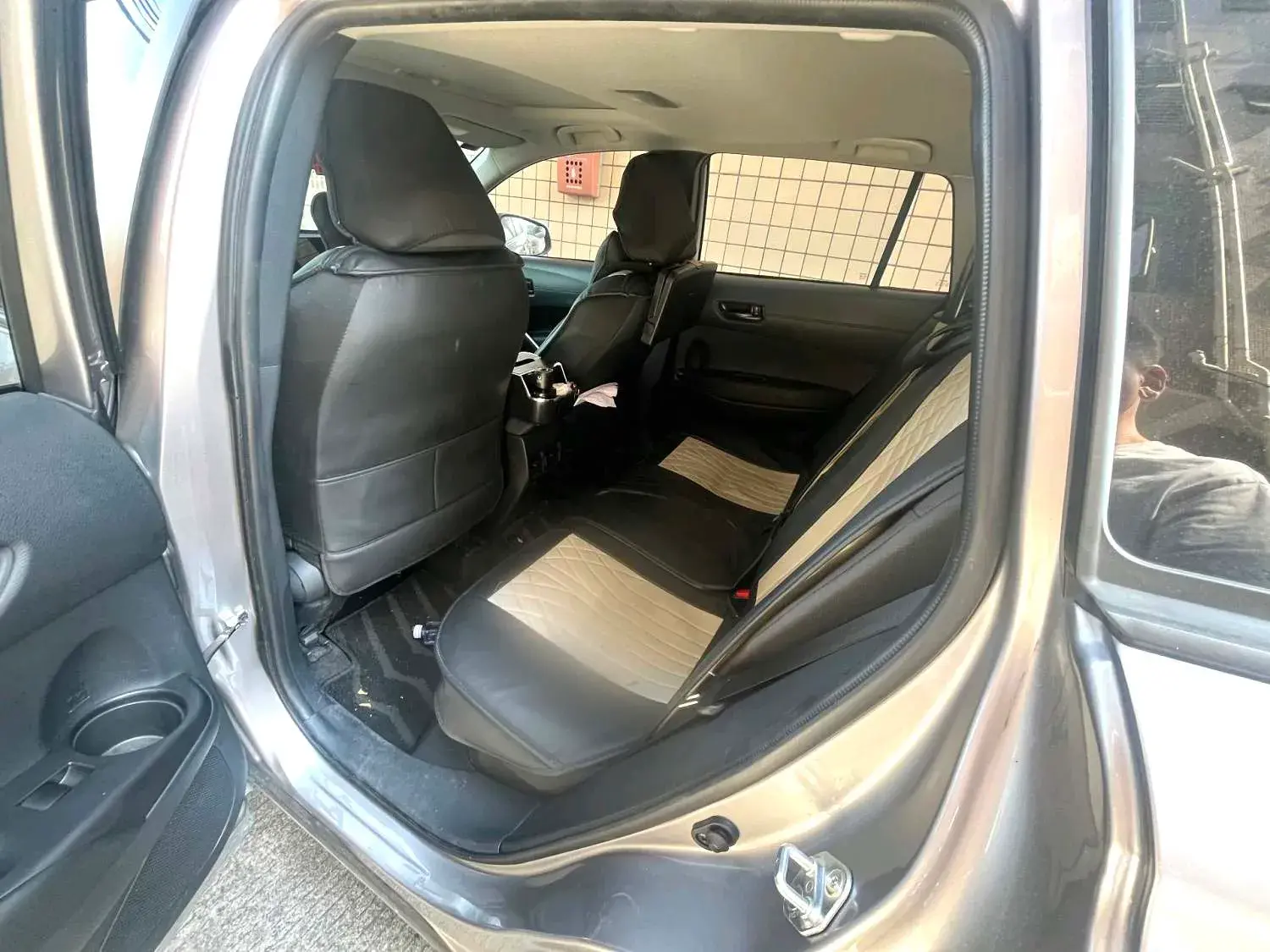 2023 TOYOTA COROLLA thumbnail 4