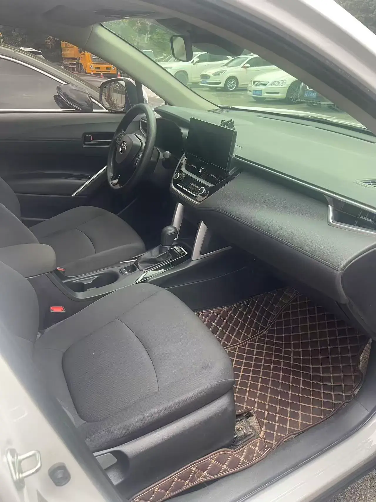 2023 TOYOTA COROLLA thumbnail 3