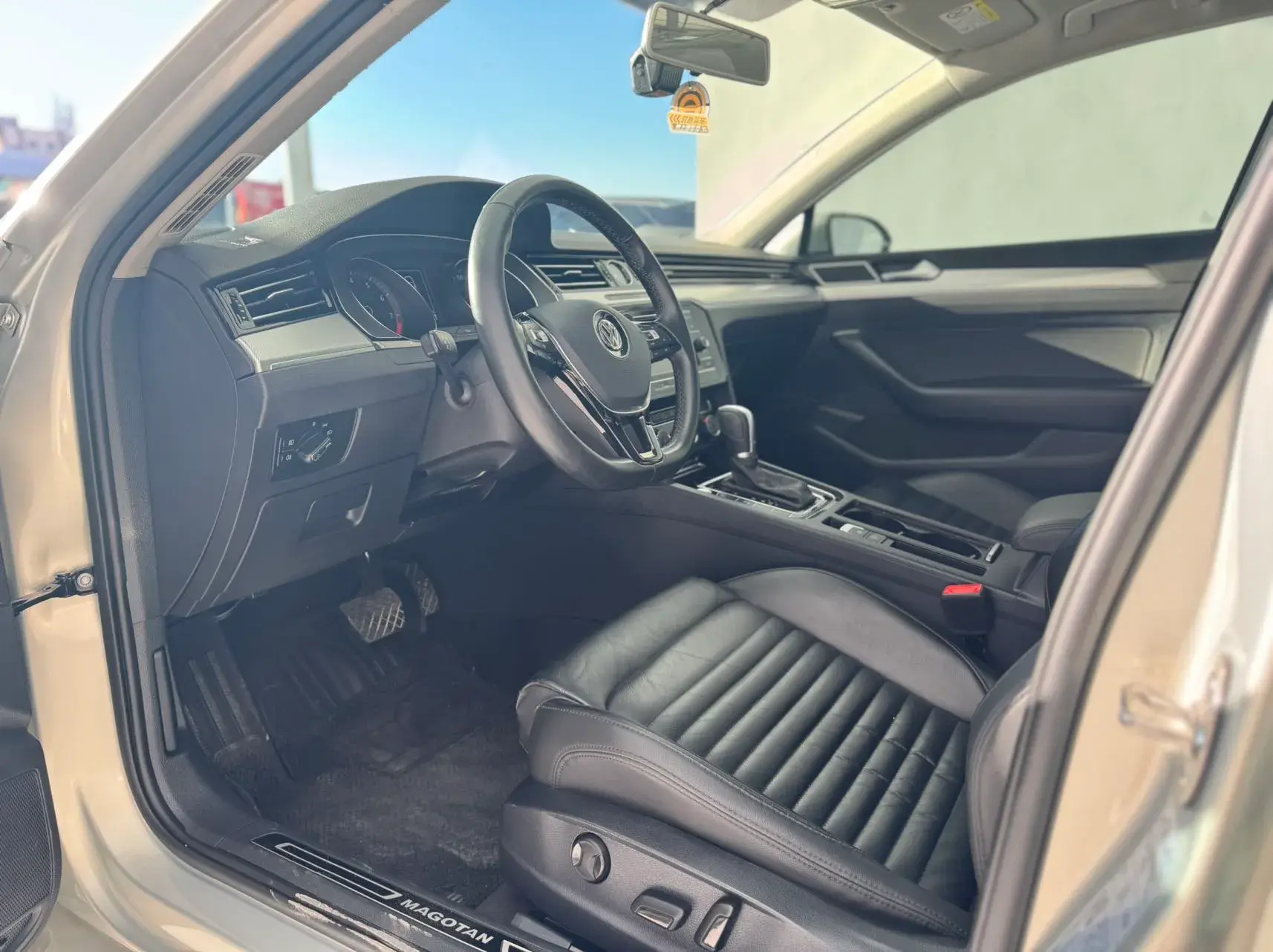 2019 VOLKSWAGEN MAGOTAN thumbnail 3