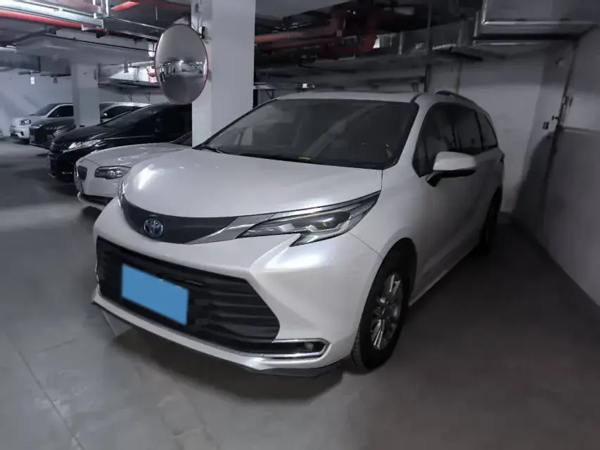 2021 TOYOTA SIENNA view 1