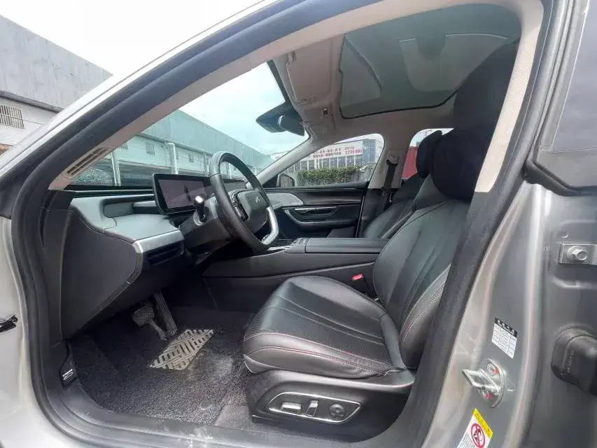 2020 XPENG P7 thumbnail 4