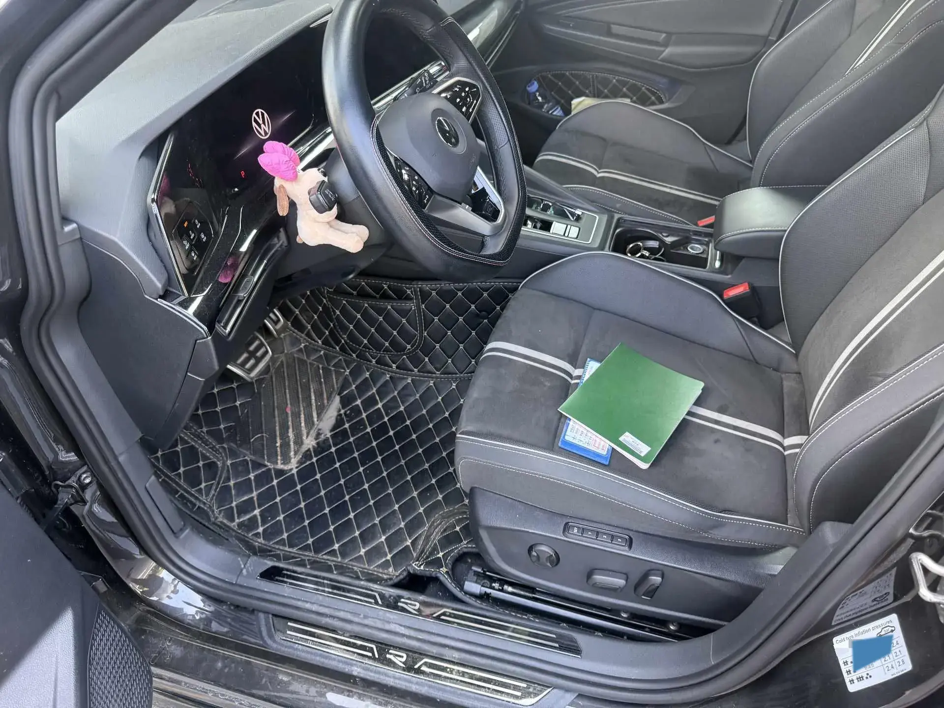 2021 VOLKSWAGEN GOLF thumbnail 3