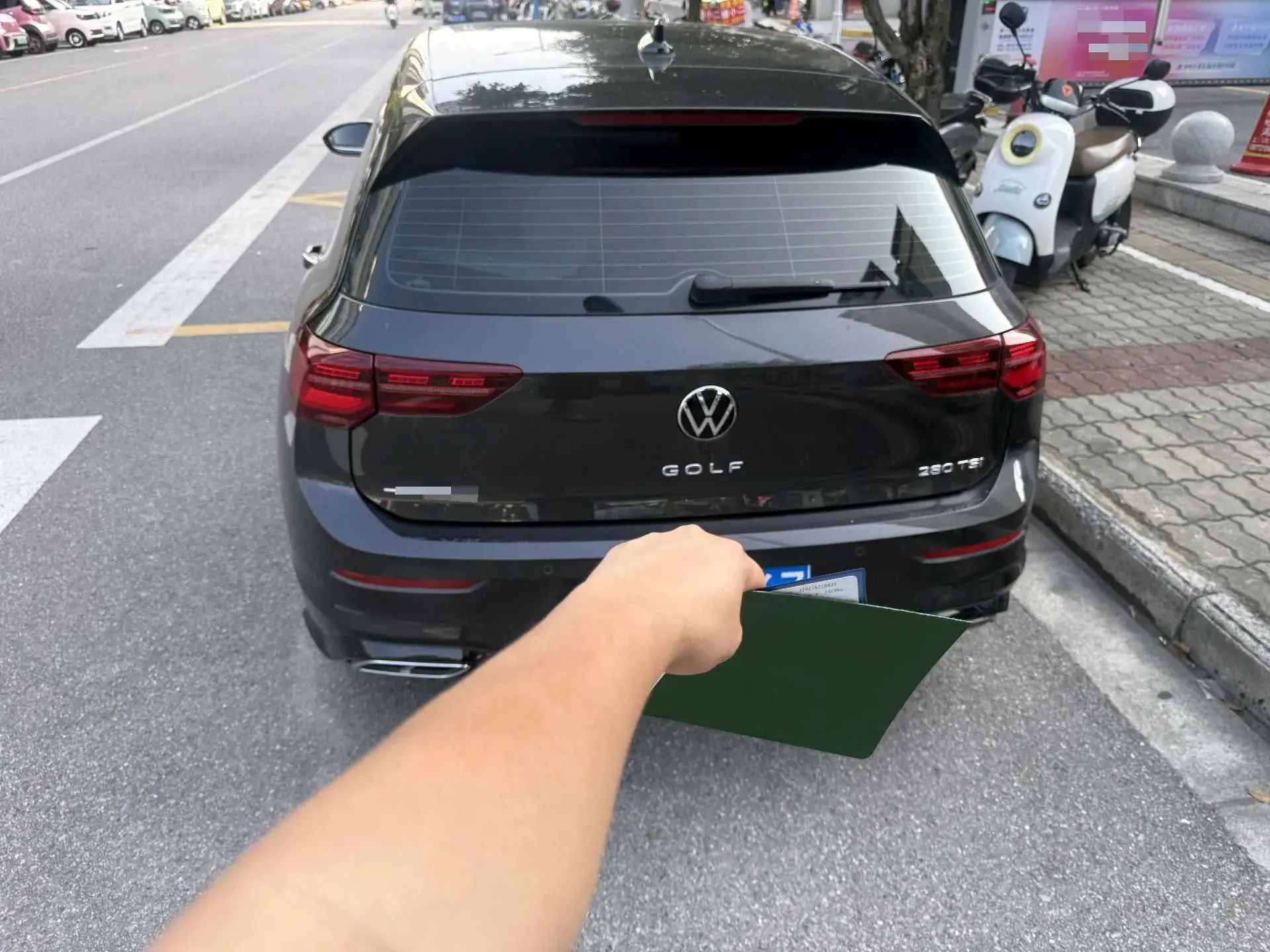 2021 VOLKSWAGEN GOLF thumbnail 2