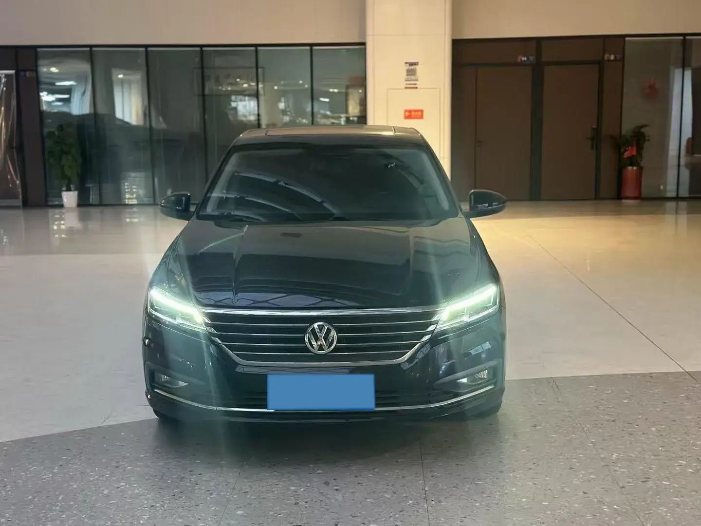 2019 VOLKSWAGEN LAVIDA thumbnail 3