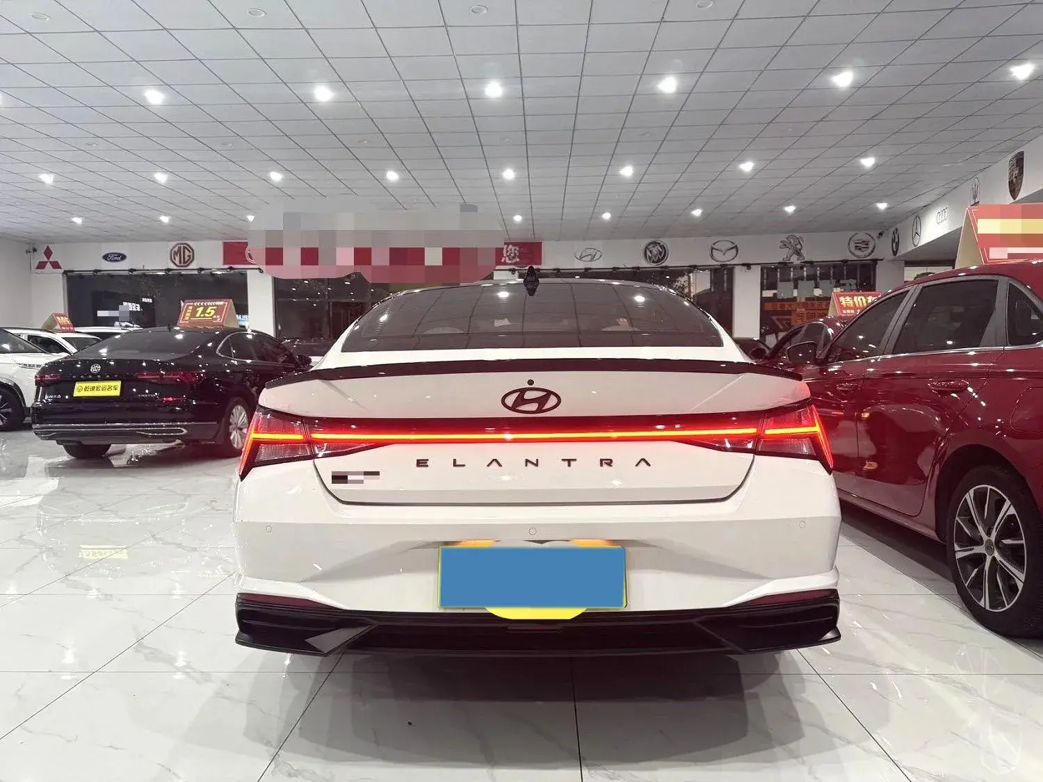 2022 HYUNDAI ELANTRA thumbnail 3