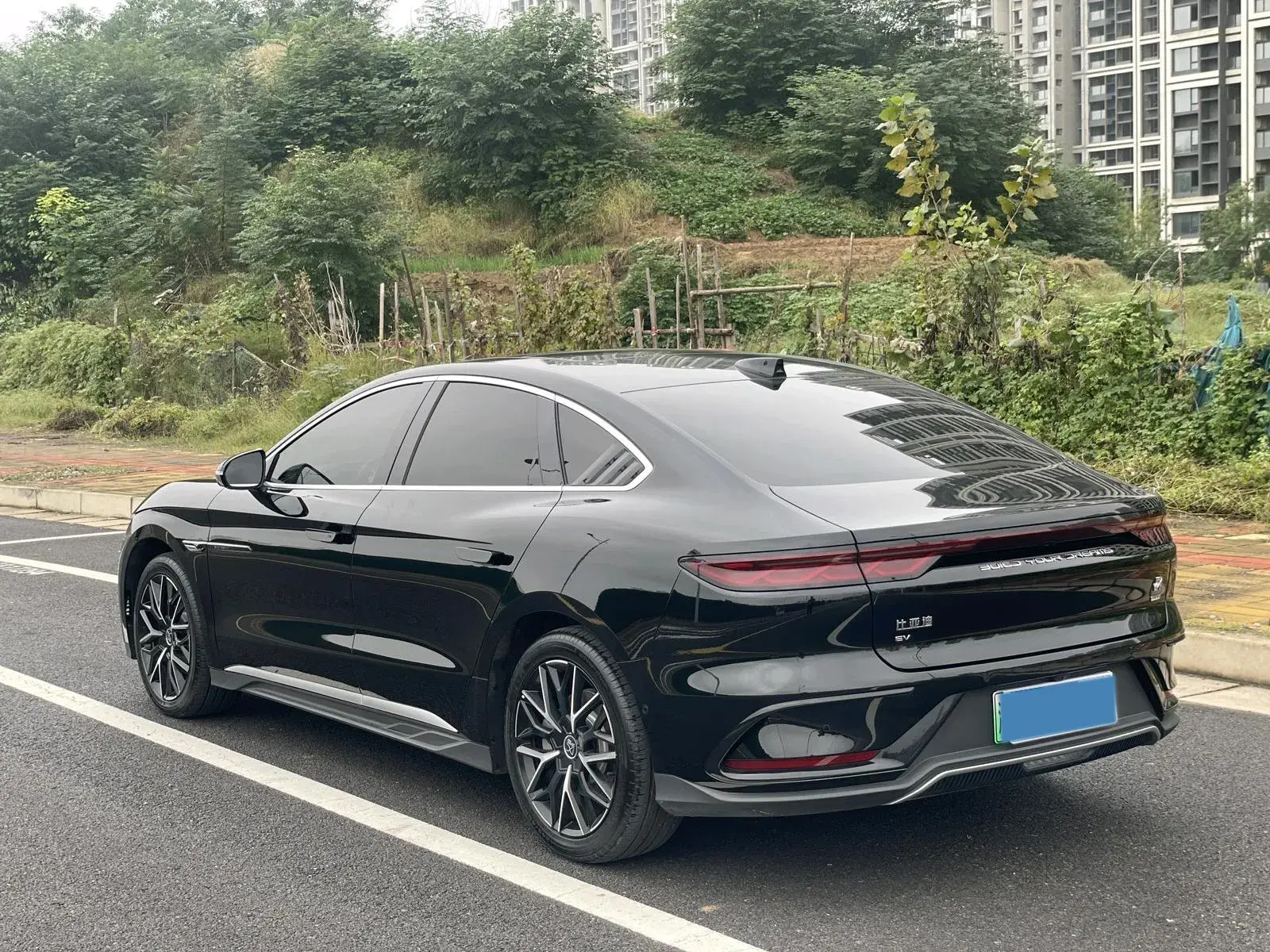 2025 BYD HAN thumbnail 4